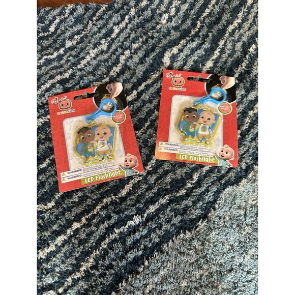 Set Of 2 Cocomelon Portable Clipable LED Keychain Flashlight Ages 6+ - Picture 1 of 2
